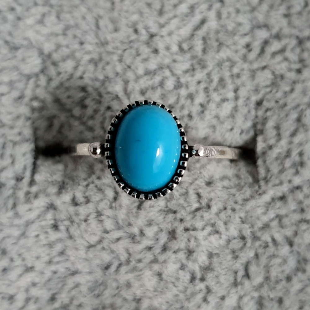 Turquoise Oval Stone Silver Ring - Picture 2 of 5